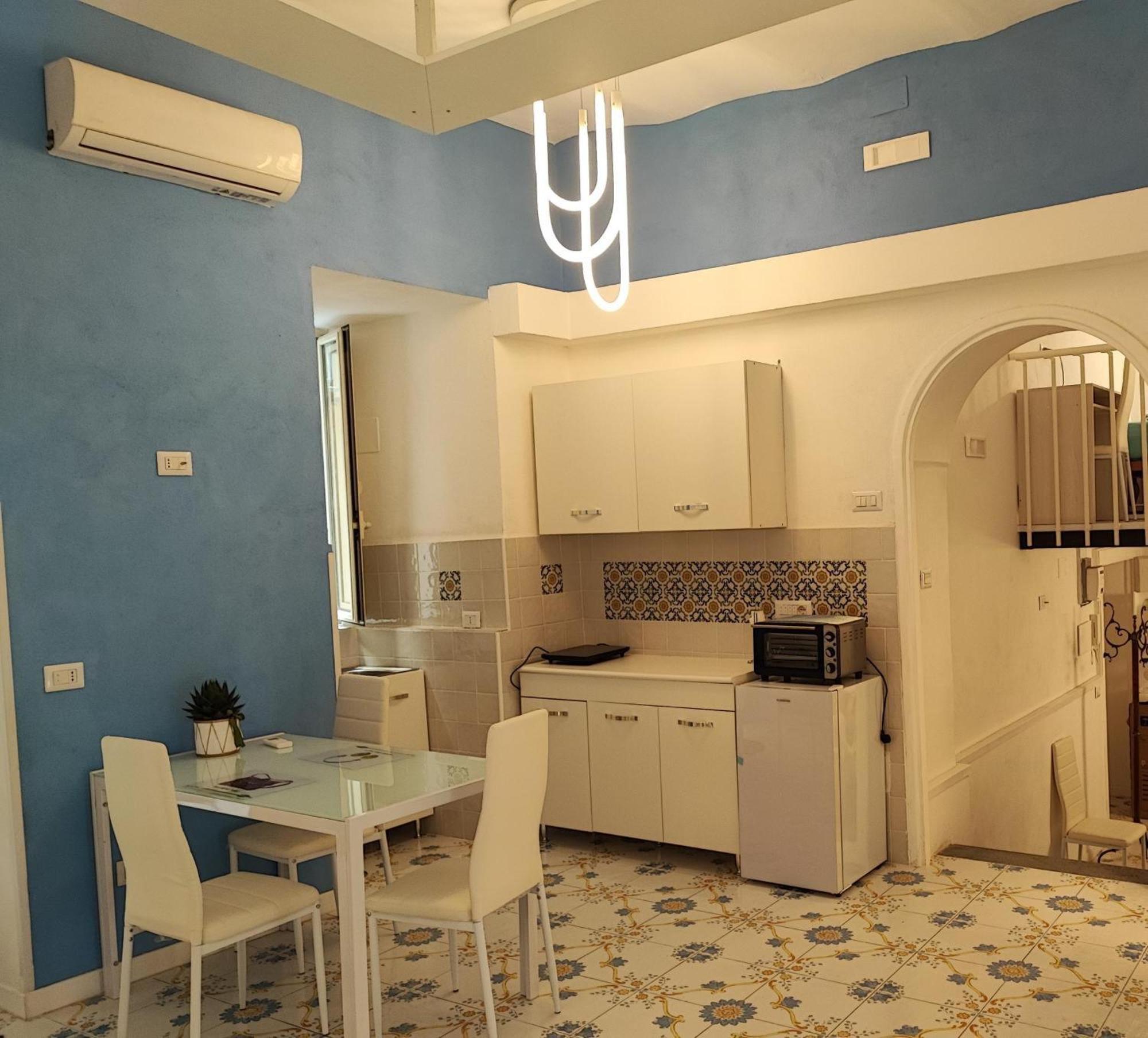 Apartment Casa Confortevole In Centro Storico Naples
